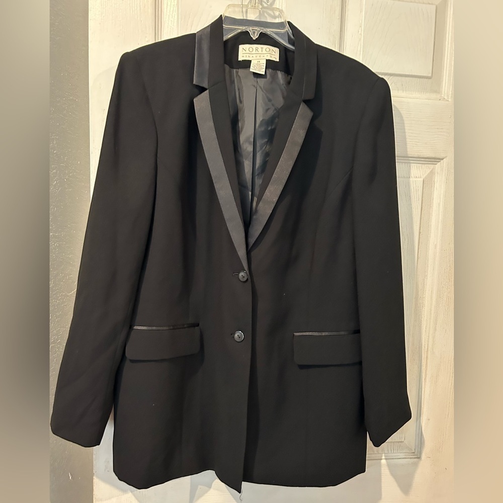 NWOT Norton McNaughton Black Tuxedo Style Blazer